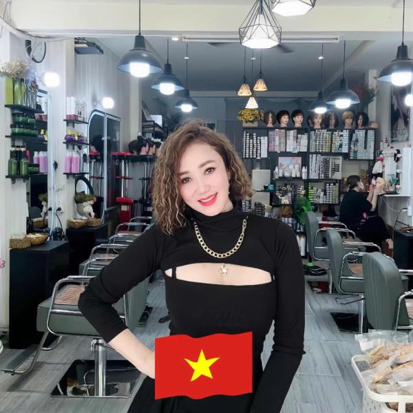 Ms. Phương cắt